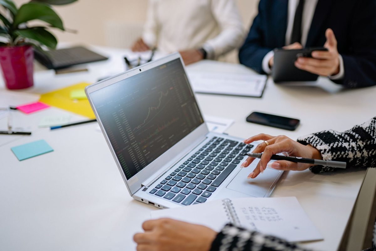 Hire a performance marketer: budget guide and what to expect