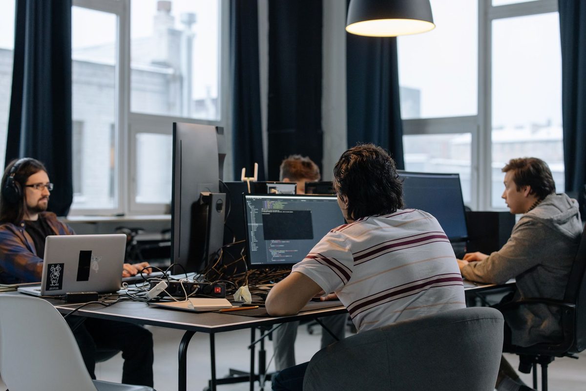 SaaS marketing: the acquisition-to-retention guide for early revenue
