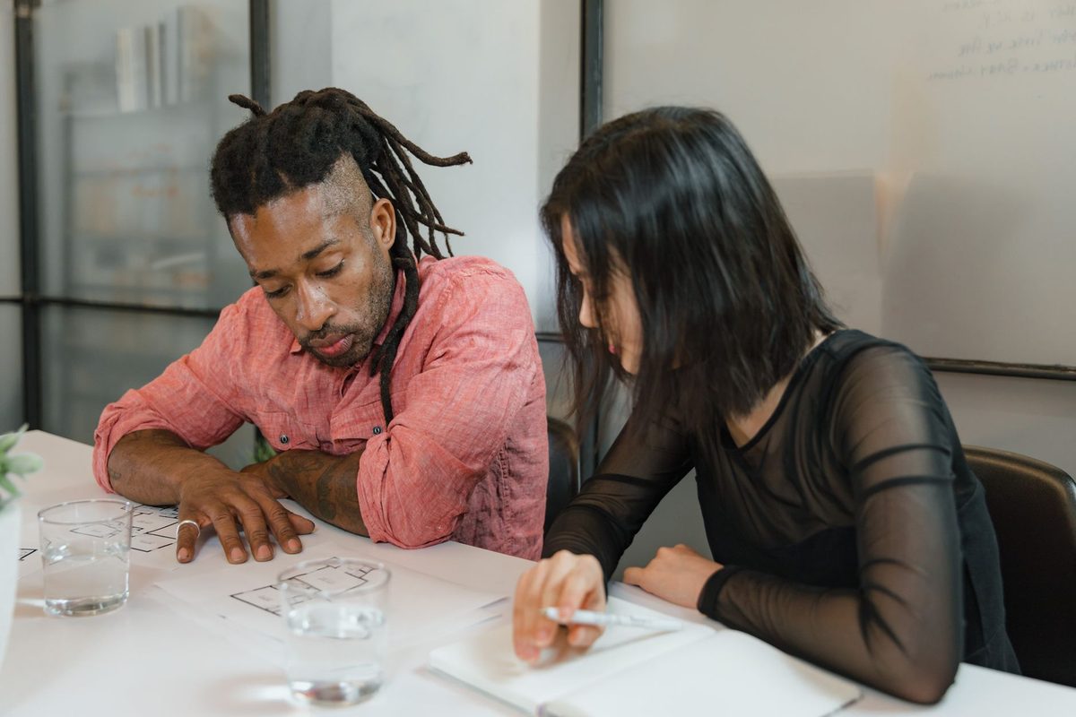 Crypto marketing agency costs: retainers, performance fees, red flags